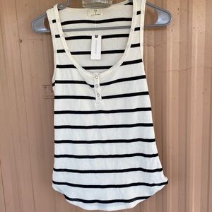 Anthropologie sleeveless buttoned tank top